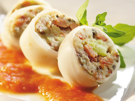 Calmars farcis au chorizo, sauce tomate