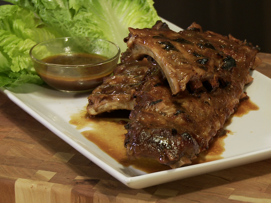 Côtes levées de porc, sauce barbecue