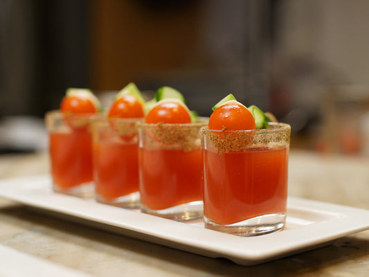 Mini bloody caesar et sa brochette de bocconcini