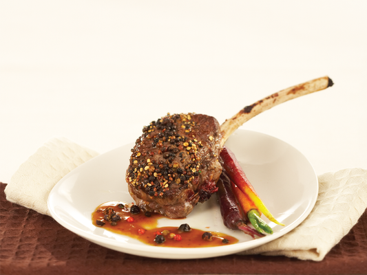 Rôti de longe de cerf, sauce aux poivres et au genièvre