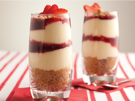 Verrine de crumble et de fraises façon "short-cake"
