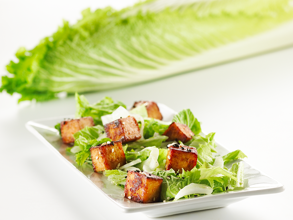 Salade façon César, croûton de bacon et Parmesan